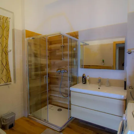 Appartamento Tsliving App 4 *